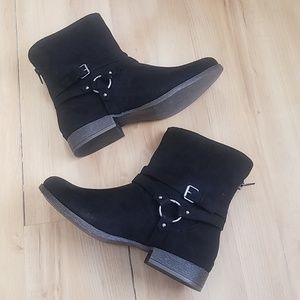 Justfab black harness boot